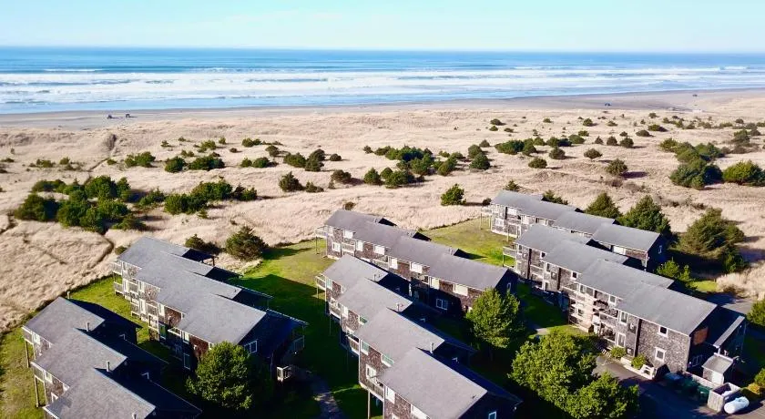 Lighthouse Oceanfront Resort - Image 1