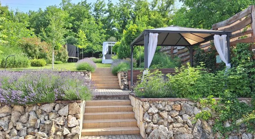 Paradise Apartmanház - Image 1