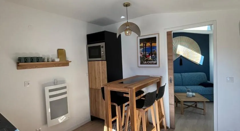 Studio PROXIMITÉ LA ROCHELLE - Image 1