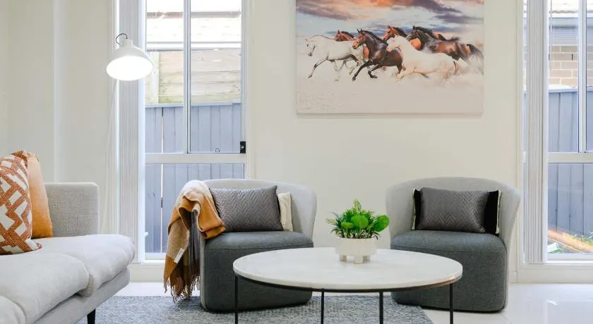 6BR House & Gym Walk to Moorebank Train Station - Image 1
