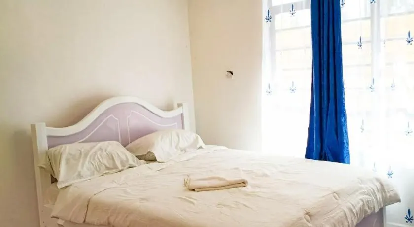 Kampflo guest house - Image 1