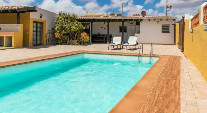 Casa rural con piscina privada Manitaga. - Image 1