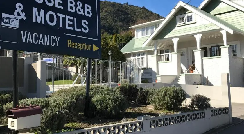 Picton House B&B and Motel - Image 1