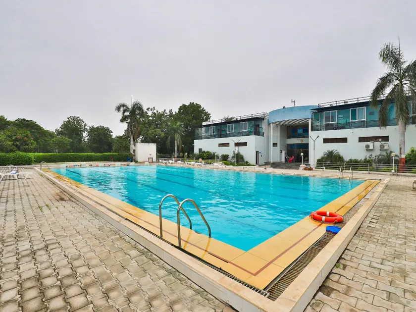 Capital O 16350 Infocity Club And Resort - Image 1