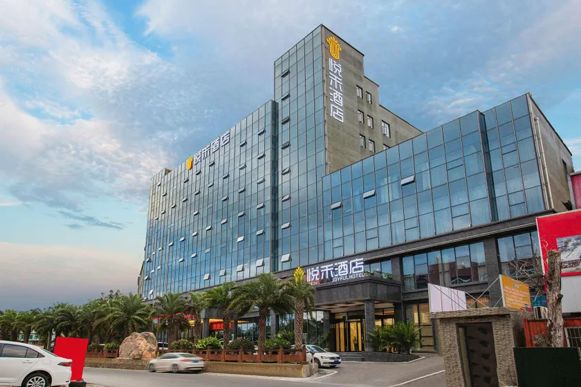 yuhe hotel - Image 1
