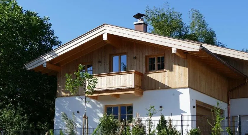 Bodenschneid Suiten Neureuthblick - Image 1
