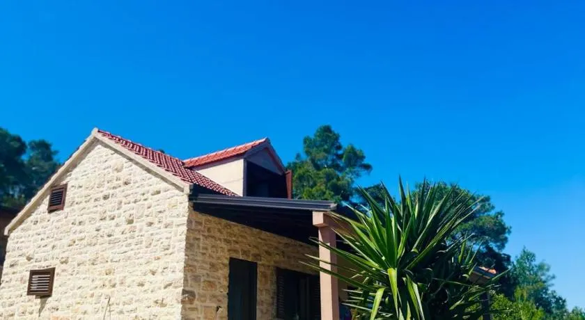 Milton holiday house - Image 1