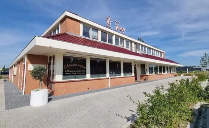 Tung Hotel - Image 1