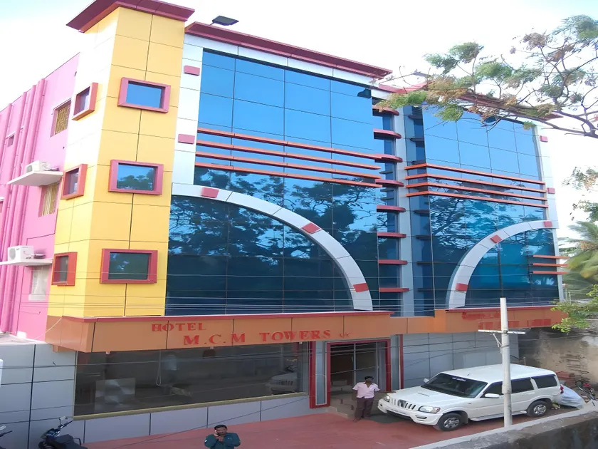 Hotel MCM Towers - Image 1