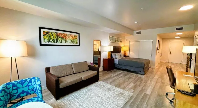 Melrose Luxe Retreat near The Grove - Image 1