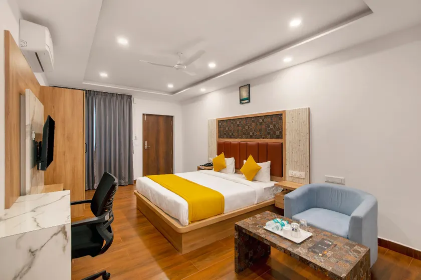 Gateway Premium Inn - Image 1
