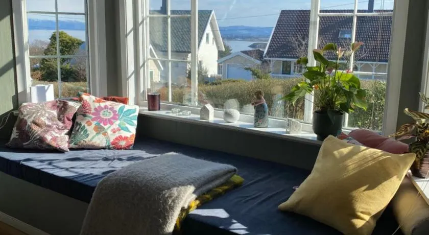 Shared Farmhouse - Image 1
