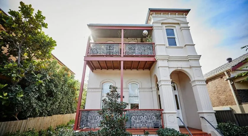 Esperanza Gardens - A Stylish Victorian Studio - Image 1
