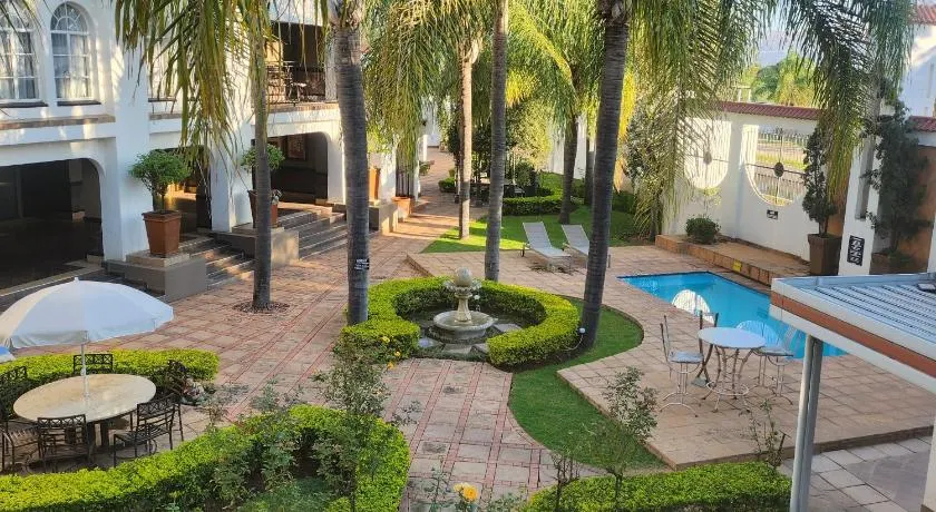 Casa Grande Guest Lodge - Image 1