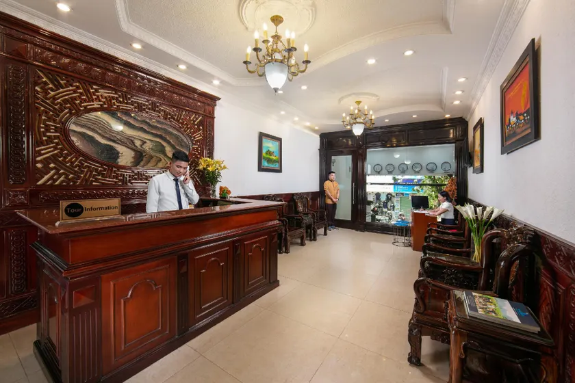 Little Diamond Hotel - Image 1