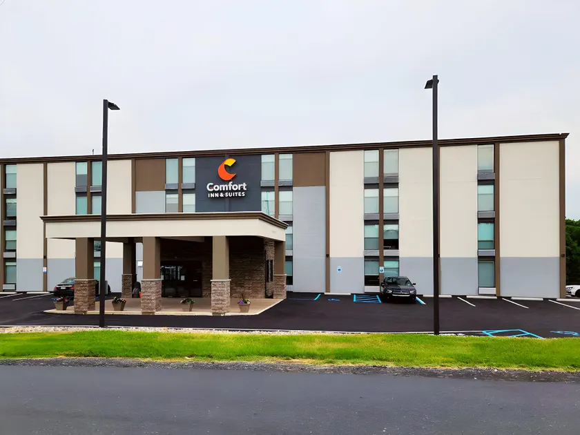 Comfort Inn & Suites Wyomissing/Reading - Image 1