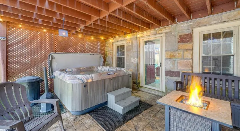 Beckley Studio w/ Private Hot Tub & Home Gym! - Image 1