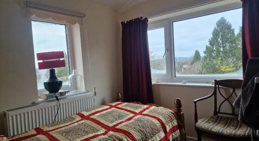 Single room with private sitting room near station - Image 1