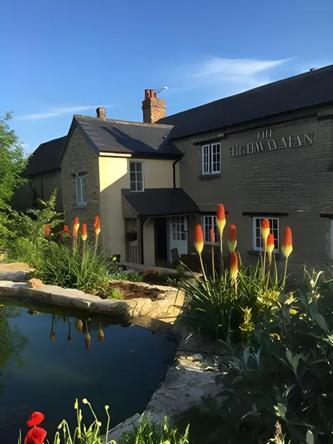 The Highwayman Hotel - Image 1
