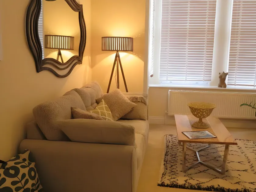 Stracey Road Apartment - Image 1