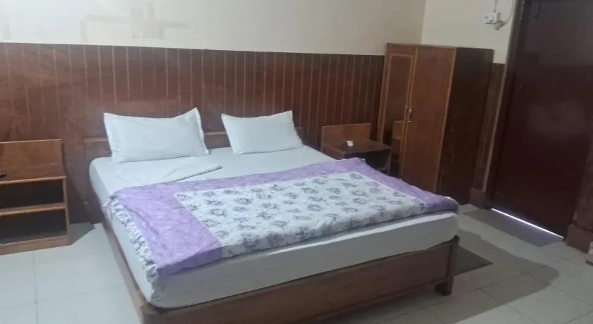 Hotel Silver Dragon, NK Darranga - Image 1