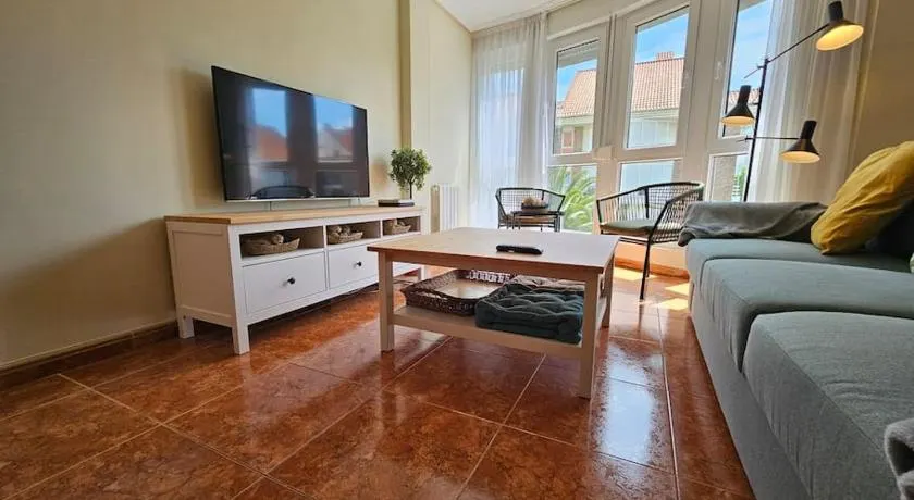 Apto en la playa Santoña C05A02 by R2R Consulting - Image 1