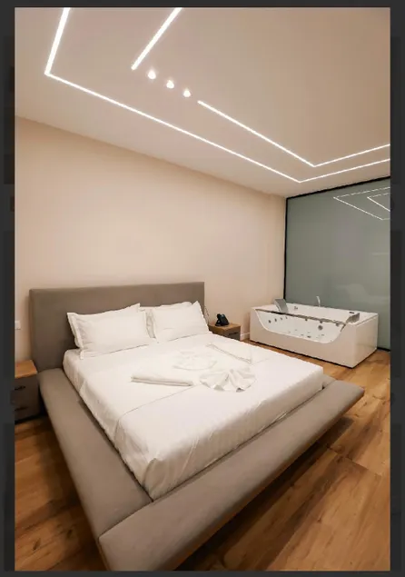 STAR Hotel - Image 1