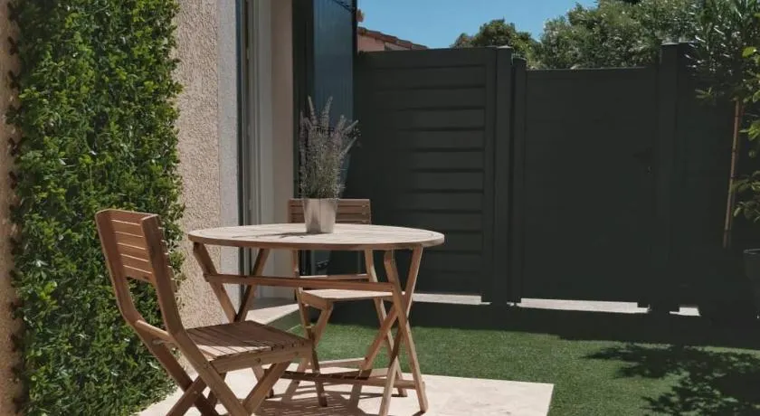 Studio rénové avec belle terrasse - Image 1