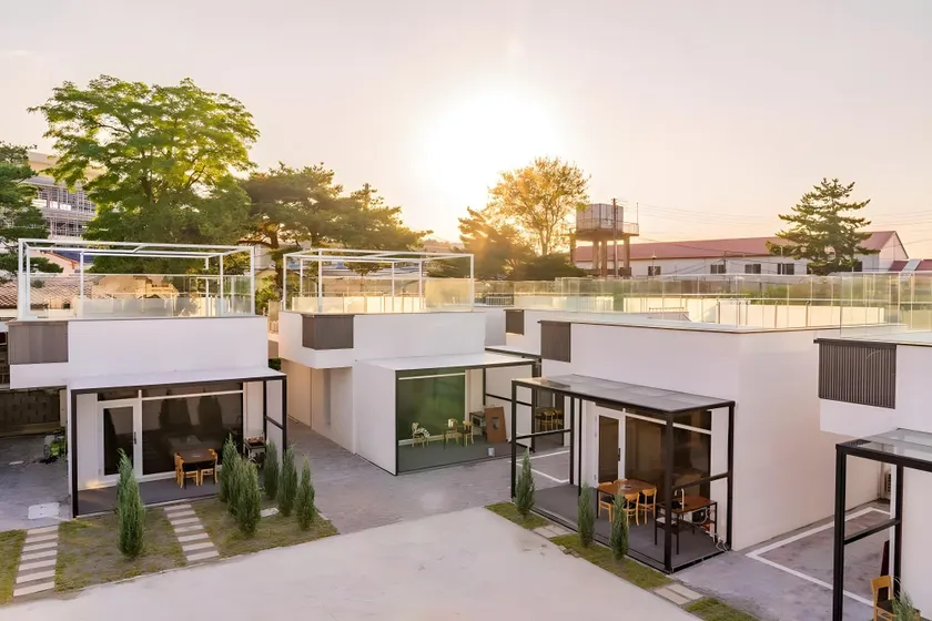 Pool Lounge Pension & Glamping - Image 1