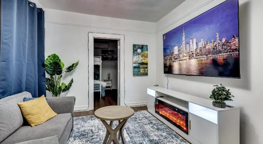 Premier Lodi 3BR 1st Floor Near NYC, MetLife & American Dream - Image 1