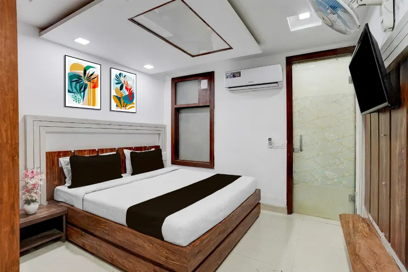 Super Collection O by OYO Mall Road Bathinda Formerly Hotel Galaxy - Image 1