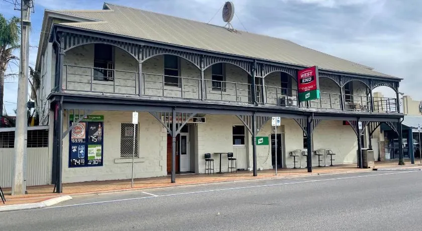 Tailem Bend Hotel - Image 1