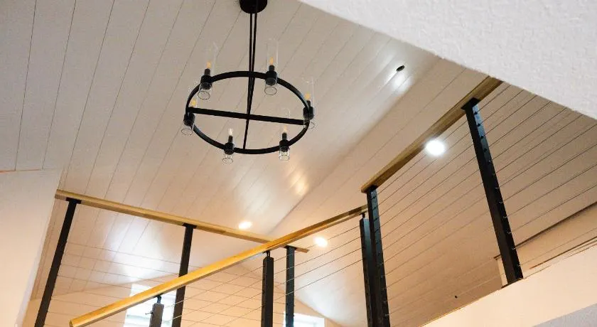 Shares Loft Luxury Apt - NEW! - Image 1