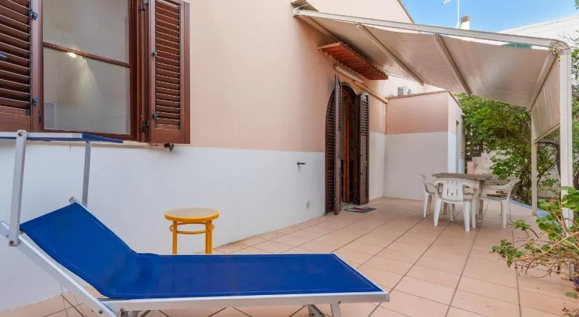 Casa de férias \"Alezio Via Costa\" com terraços privados e jardim privado - Image 1