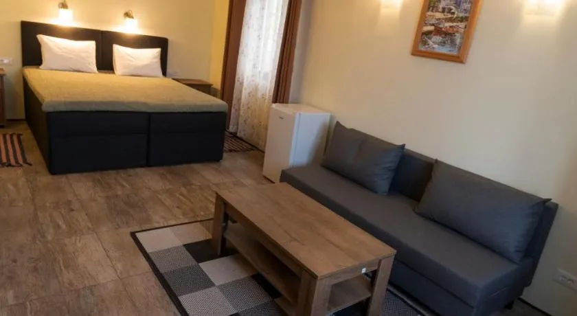 Taverna & Rooms - Image 1