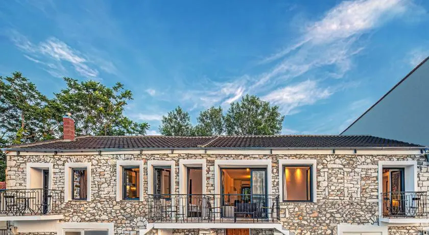 DreamStone Residence - Image 1
