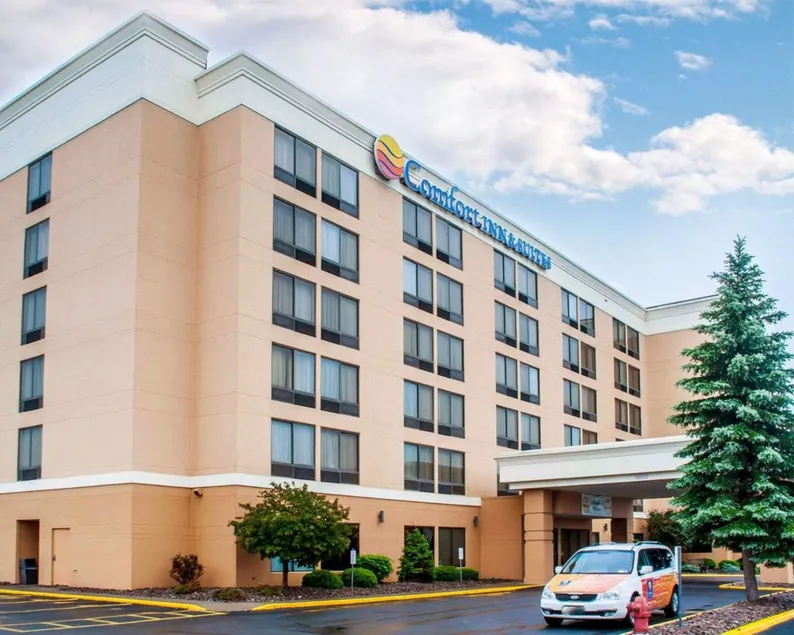 Comfort Inn & Suites Watertown - 1000 Islands - Image 1