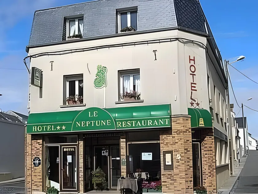 Logis - Le Neptune Hôtel & Restaurant - Image 1