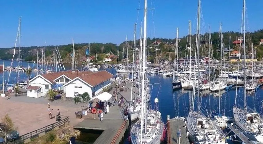 Henåns Hostel in the Marina - Image 1