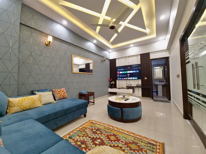 Zaha Home: Urban style 2 br apt - Image 1