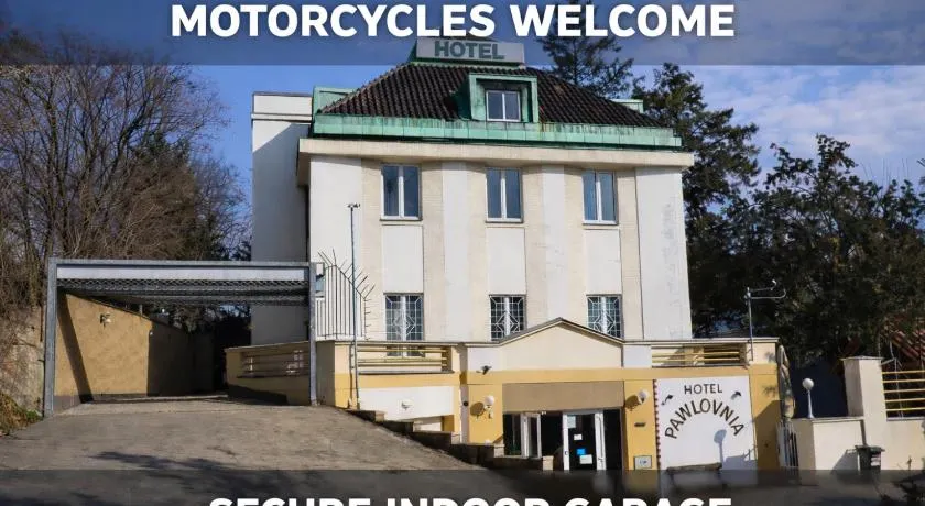 Pawlovnia Hotel - Image 1