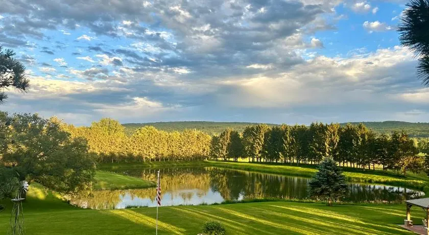 Pinehaven Country Inn - Image 1