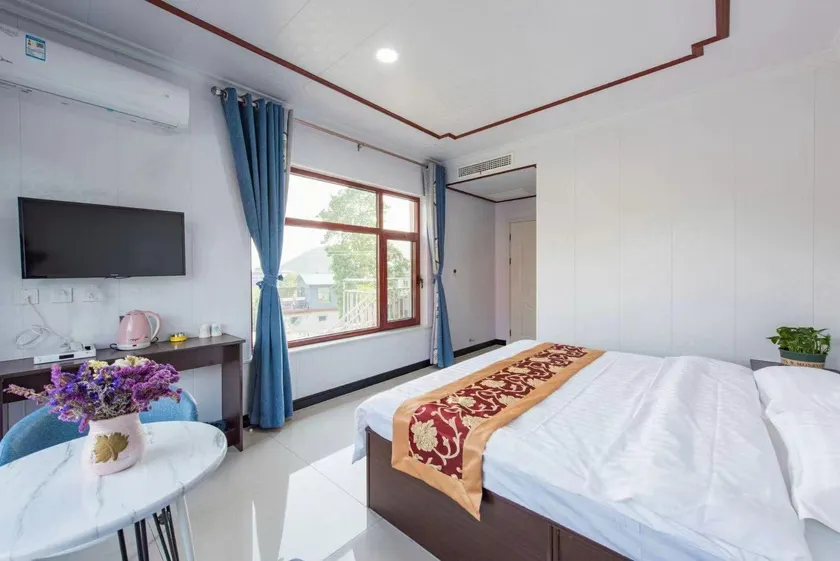 Adan Courtyard Hotel - Image 1