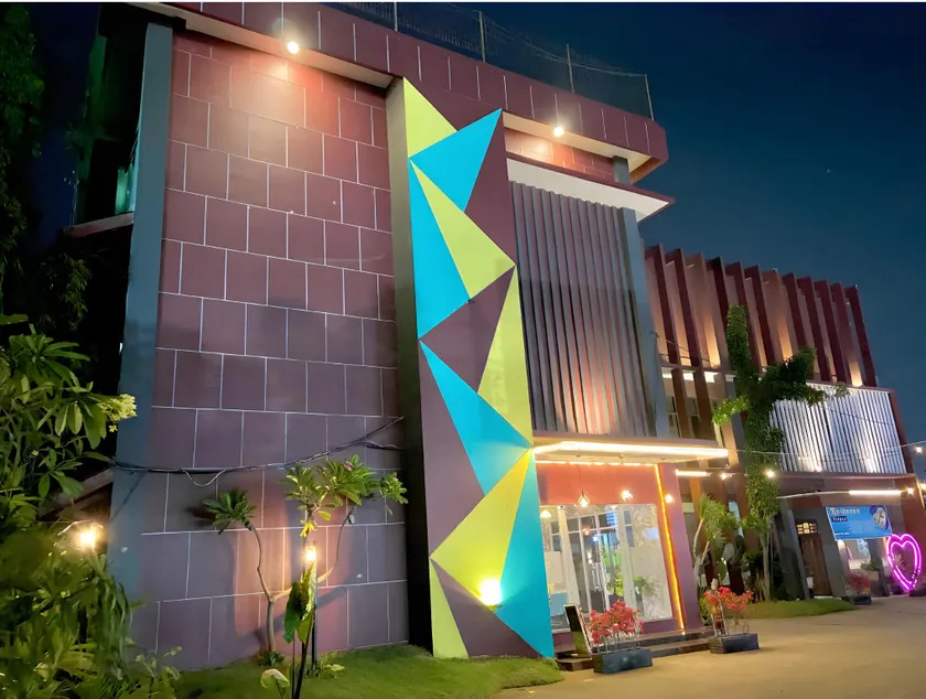 Hotel Pesona Merak - Image 1