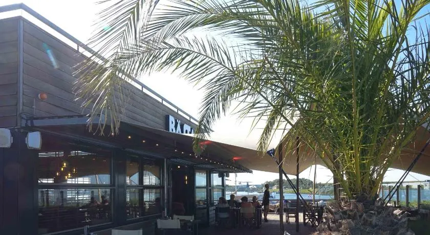 Dock Hotel Stellendam - Image 1