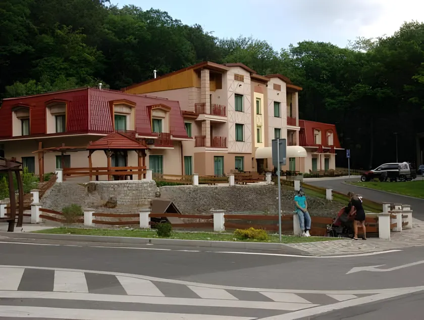 Hotel Loucky - Image 1