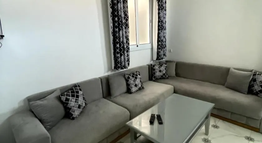 Top-Floor 2BR Bright & Cozy Tanger City Center - Image 1