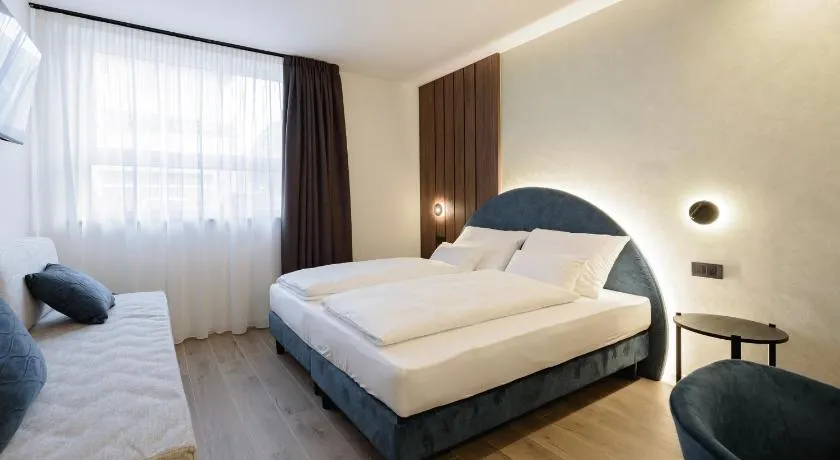 NAOMI Rooms - Image 1