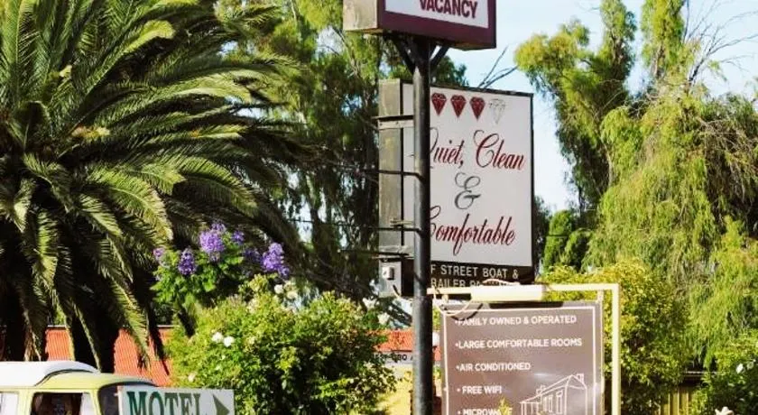 Bakery Park Motor Inn - Image 1