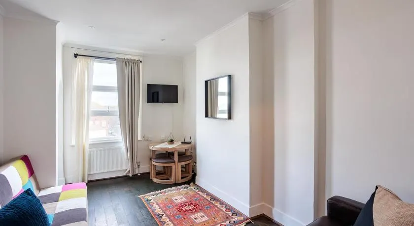 Entire luxurious flat sleeps 4 persons - Image 1